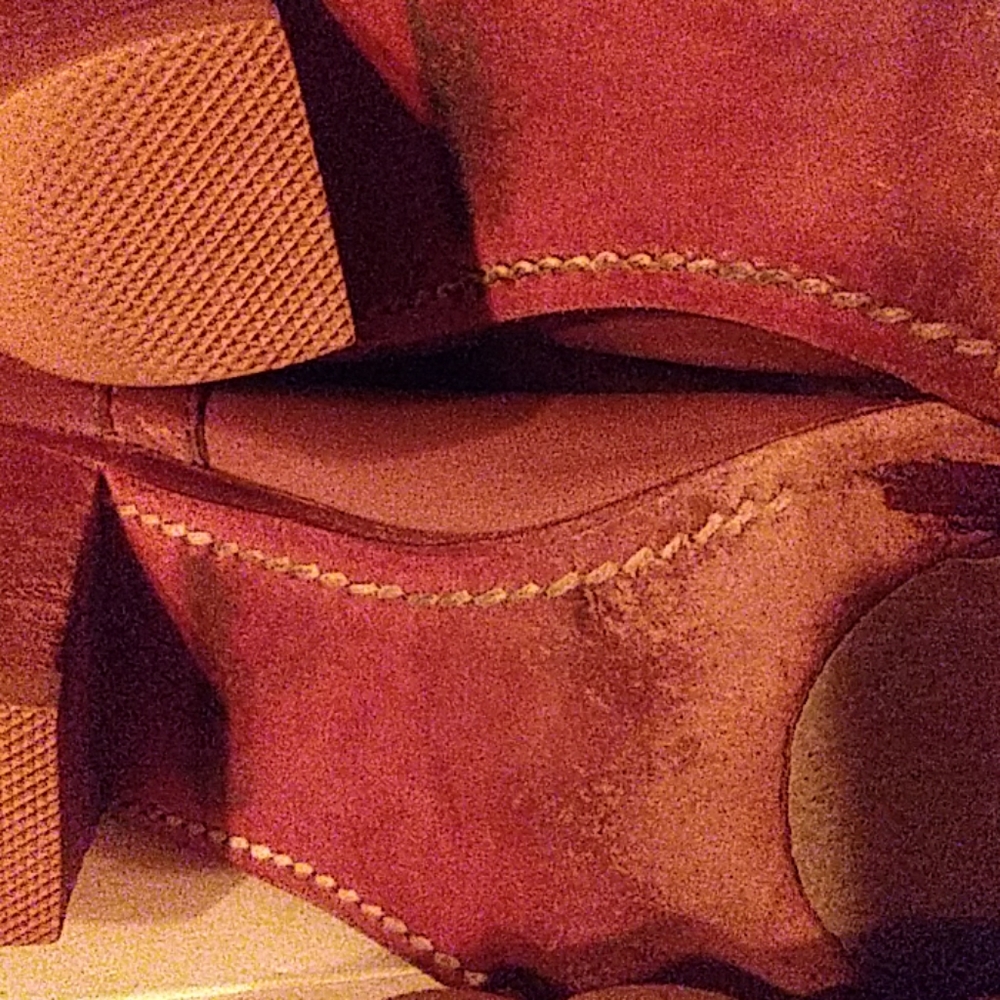 Boots - Picture 7 of 8
